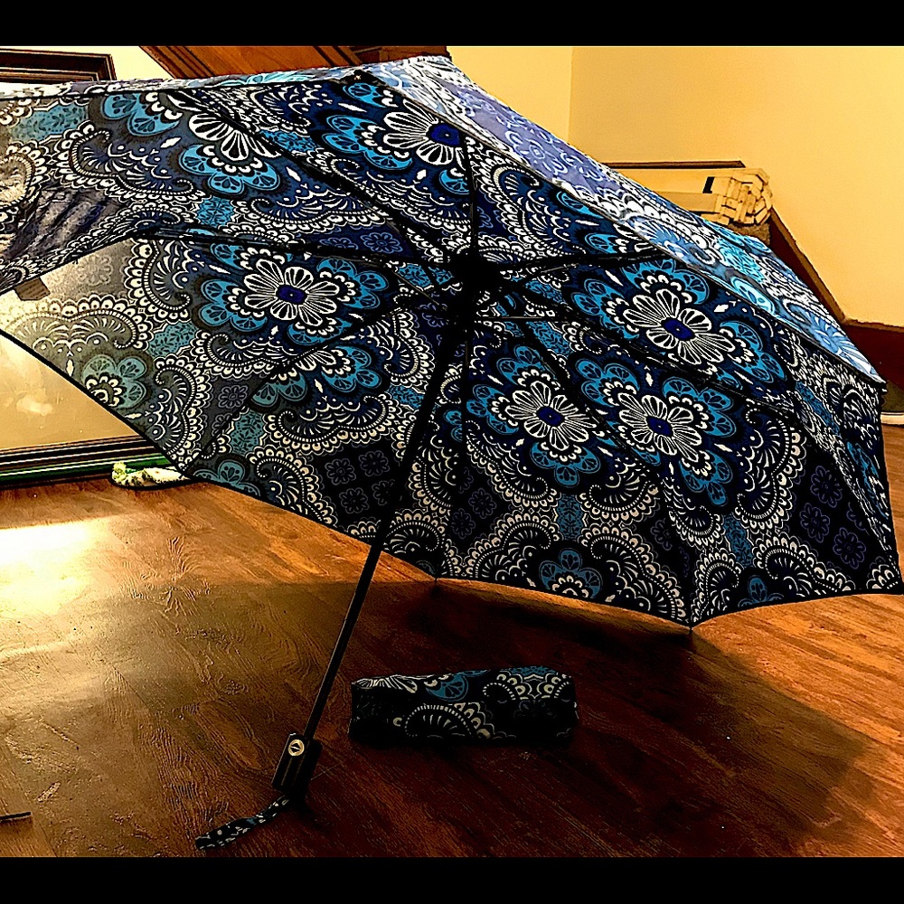 Vera Bradley Umbrella (Auto Open/Auto Close)